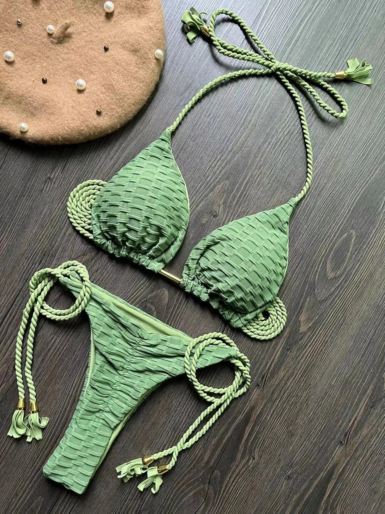 Kouayemi : Bikini Brésilien